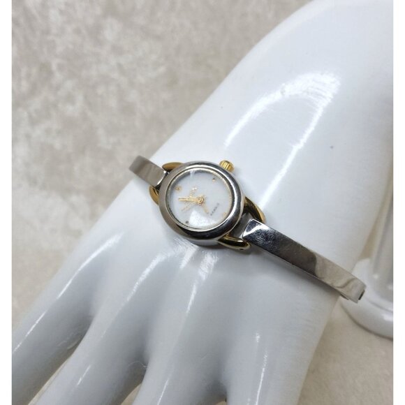 Vintage Womens Timex Indiglo Silver Tone Gold Tone Slim Band P8 Watch - Picture 3 of 8